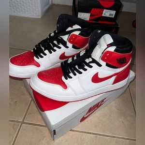 Air Jordan 1 High OG Heritage